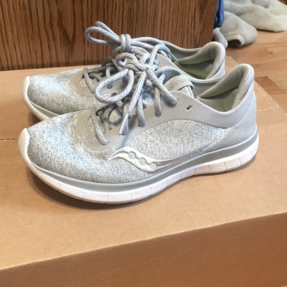 Light weight Saucony (memory foam) running shoes
